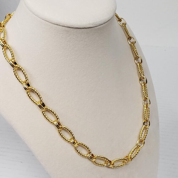 High Quality Geometry Stainless Steel Necklace in Golden Color - Picture 2 of 4